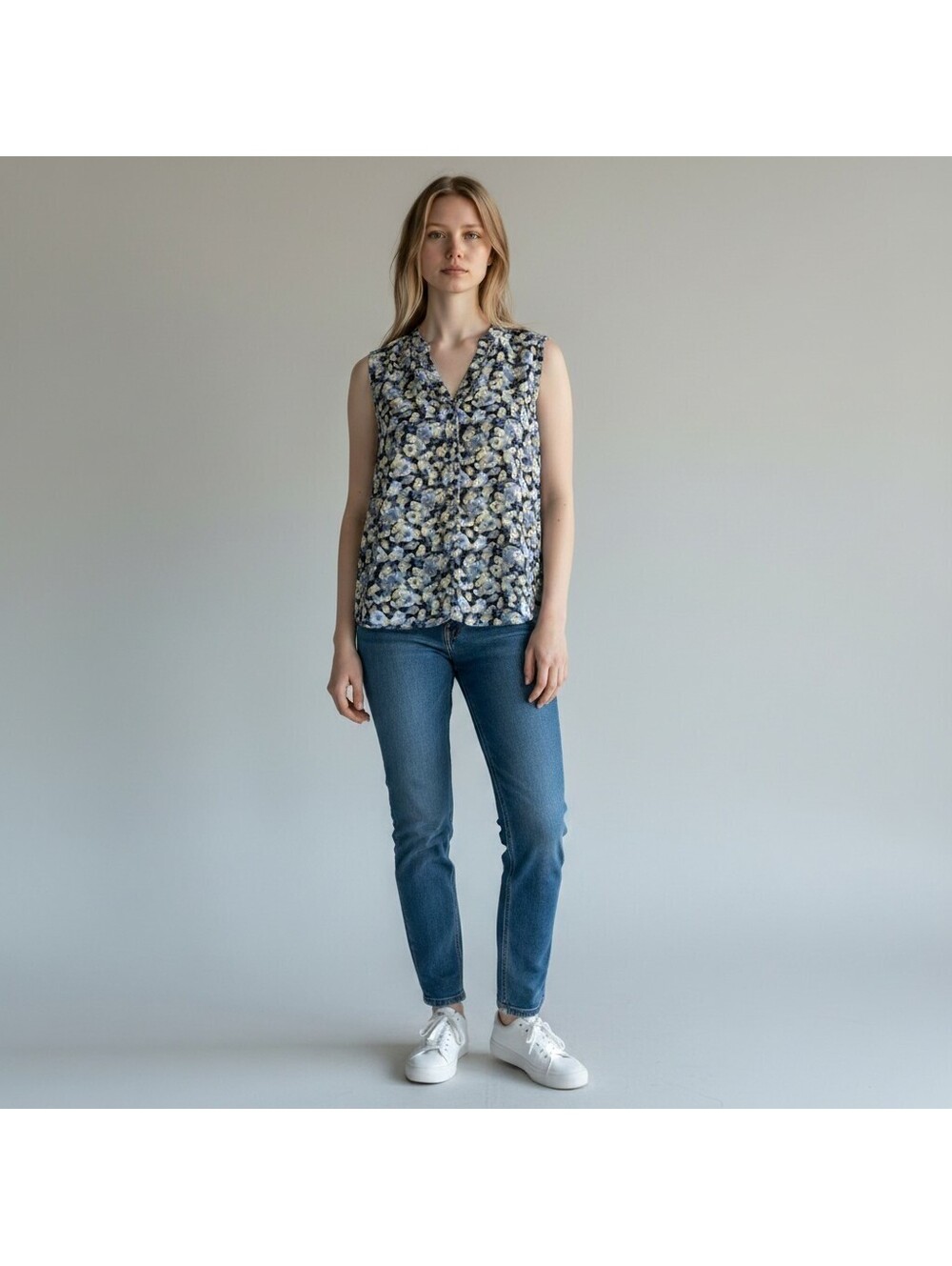 By Design Shirt Women L Large Black Floral Button Up V-Neck Sleeveless Casual